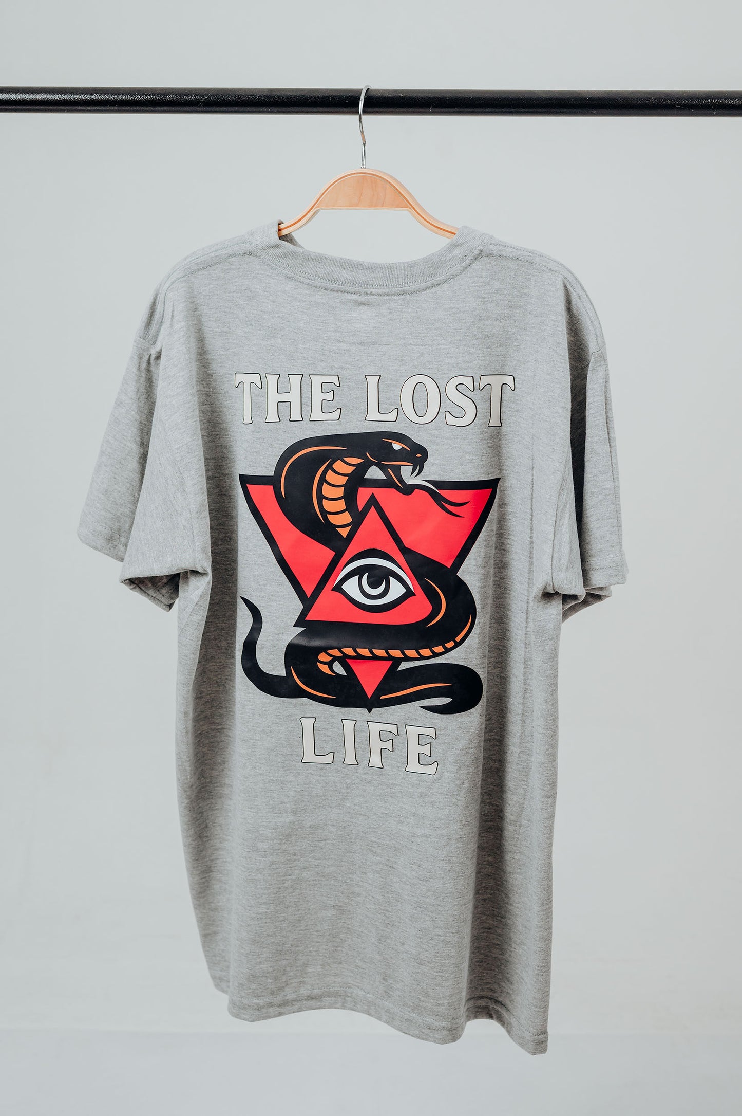 THE LOST LIFE – Camiseta gris  Regular Fit | VYPR Collection